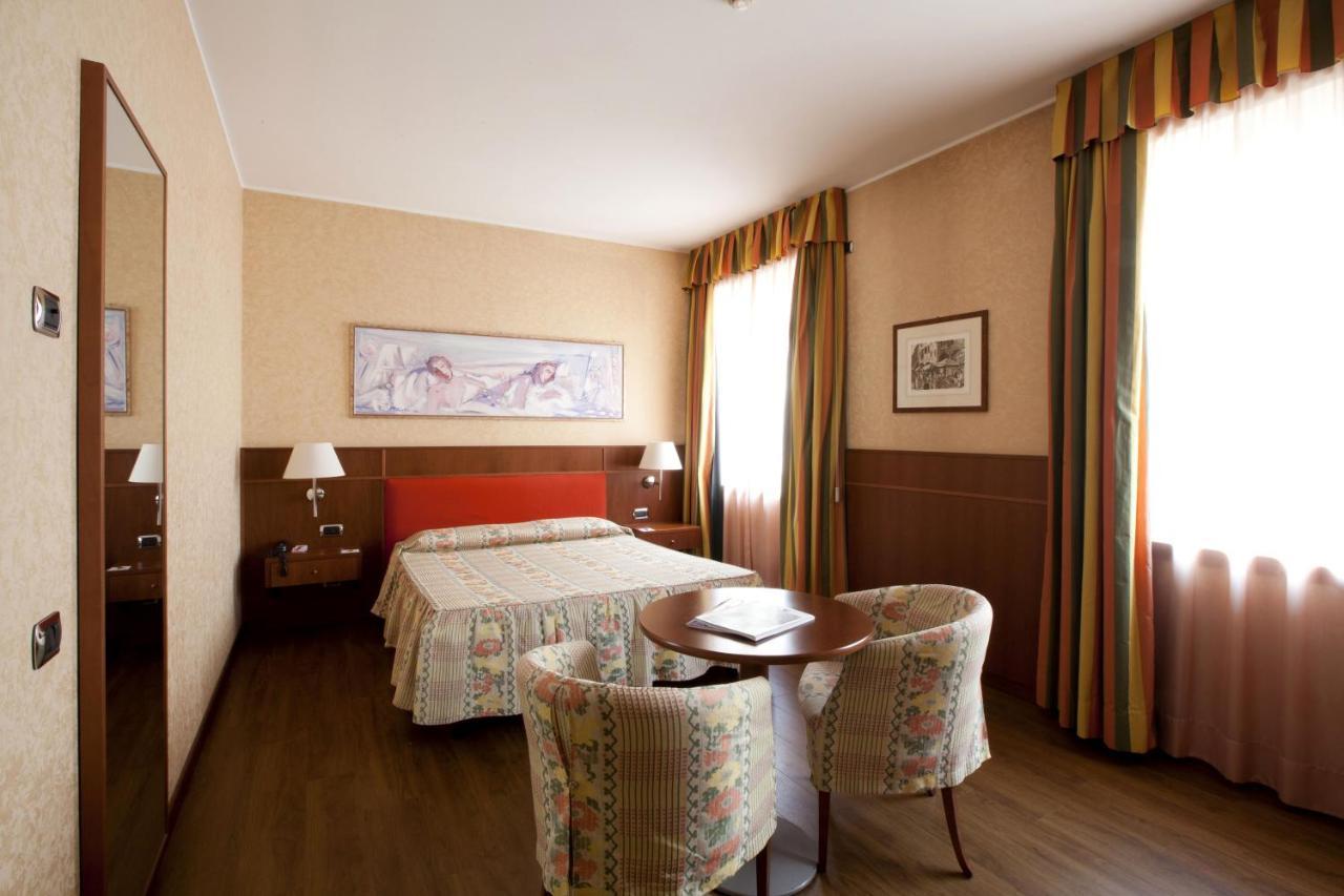 Palace Hotel Moderno Pordenone Exterior foto