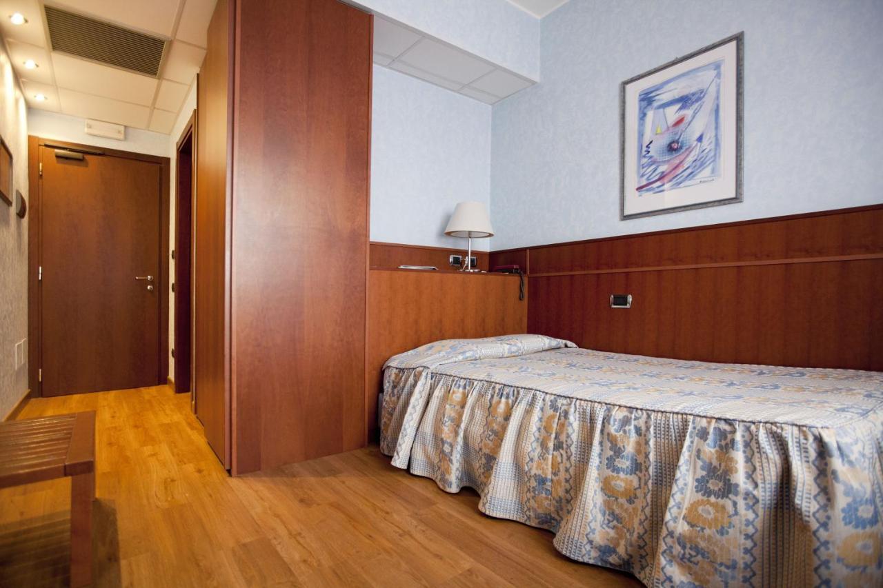 Palace Hotel Moderno Pordenone Exterior foto